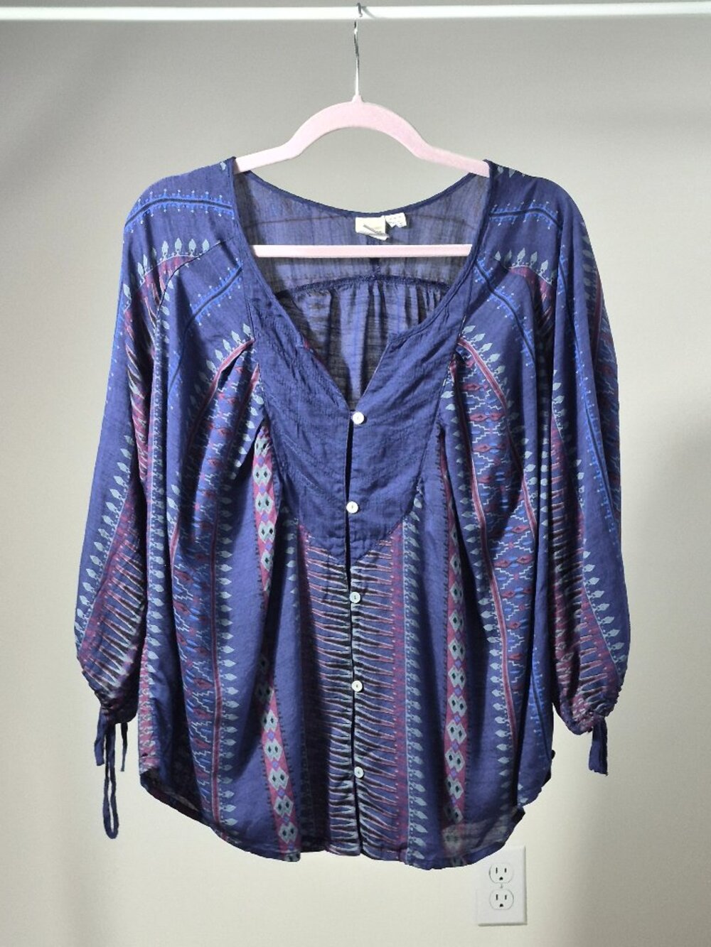 Roxy Boho Blouse M Women’s Navy Geometric Print Button Front Tie Sleeve Top